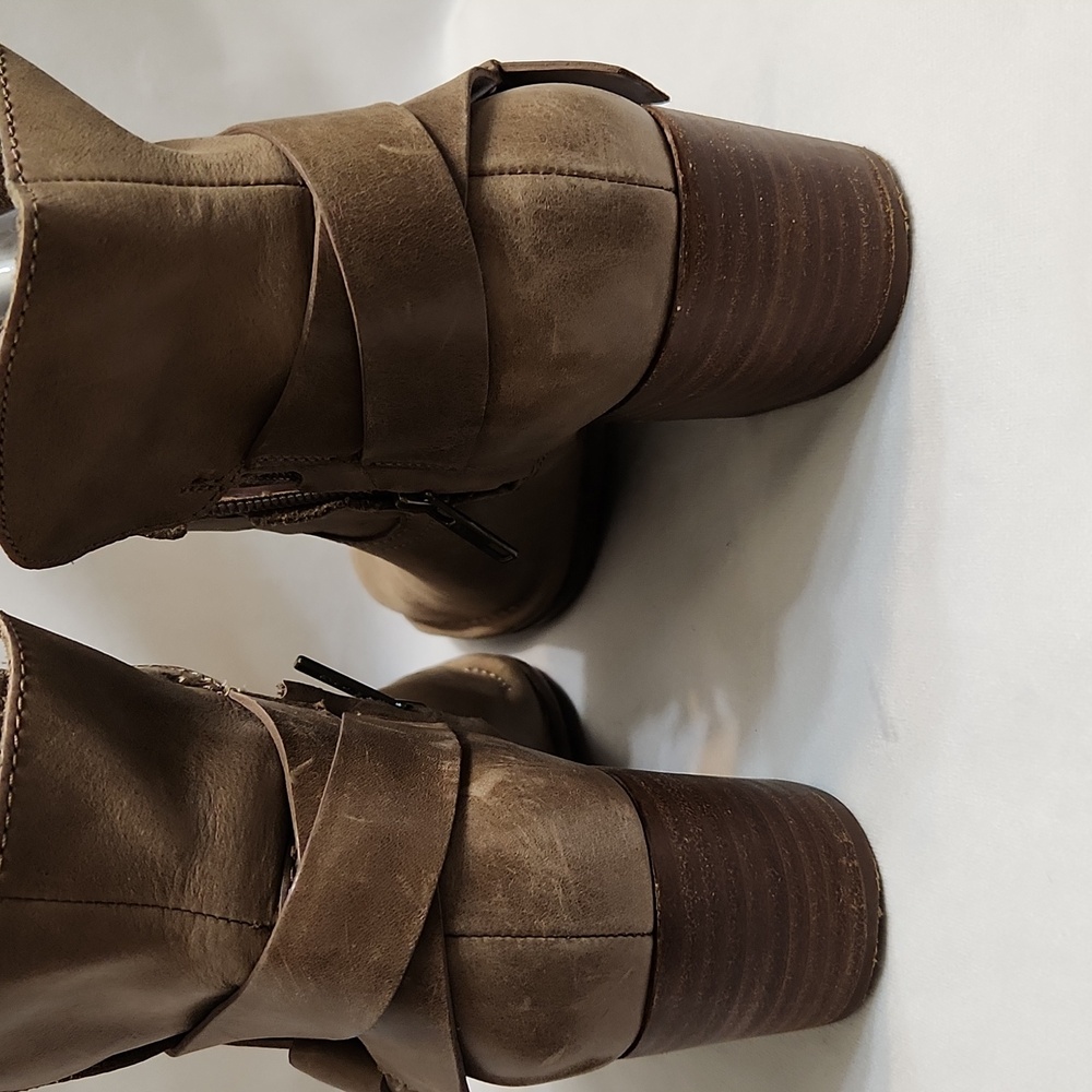 UGG Elysian Tan Leather Heeled Ankle Booties Boots (w size 7.5) - Picture 8 of 16